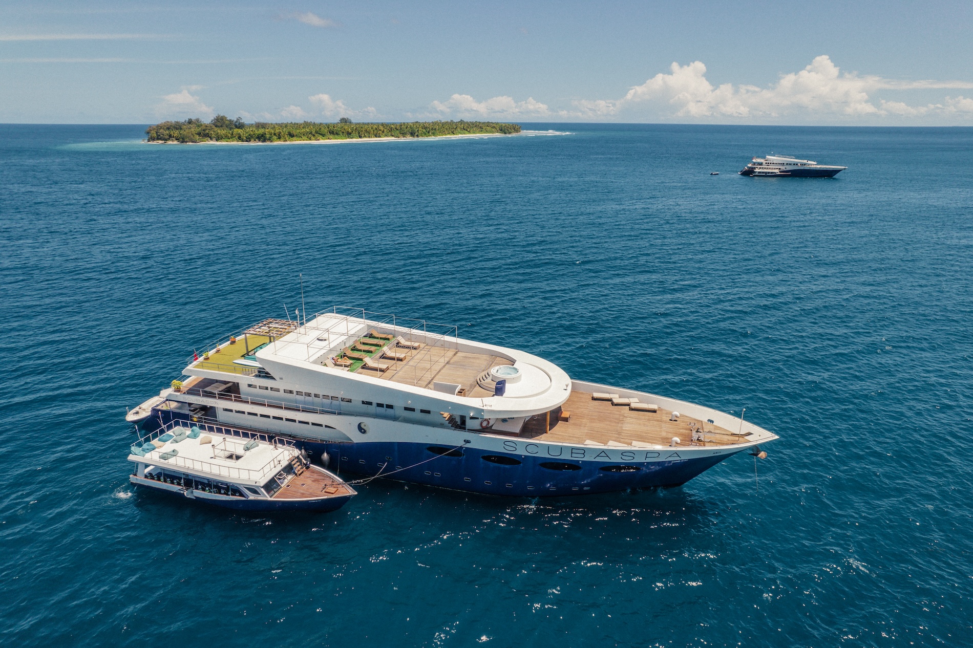 Scubaspa Aerial Boats Island
