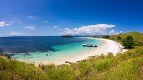 Kalimaya Dive Resort Beach (1)
